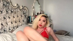Amateur asian tranny in solo act